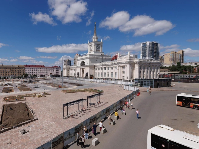 Привокзальная площадь подвергается основательной и капитальной перестройке | Источник: Алексей Волхонский / V1.RU