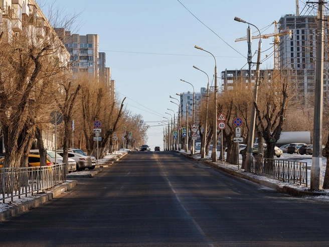 На улице Пархоменко царит спокойствие | Источник: Алексей Волхонский / V1.RU