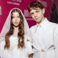 Поздравление от Анны Пересильд и танцевальный баттл: Ваня Дмитриенко показал, как отметил 20-летие