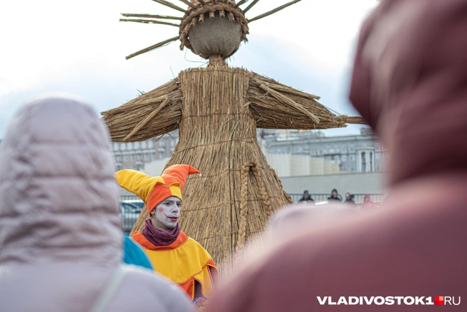 Сжигание чучела — языческая традиция | Источник: Елена Буйвол / VLADIVOSTOK1.RU