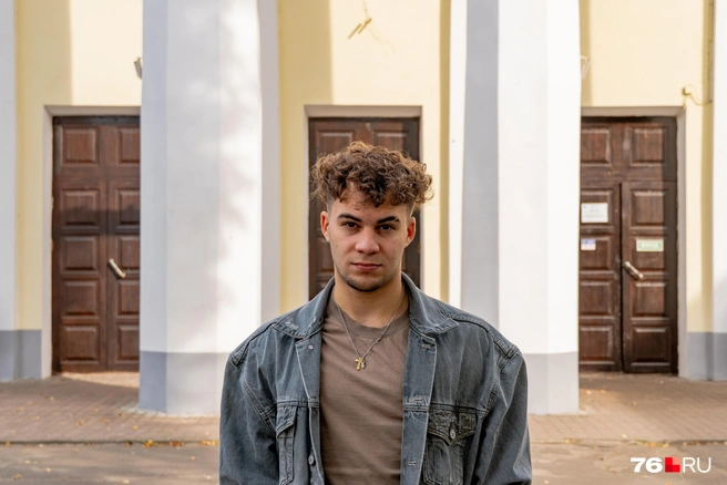 Солист мужского хора выступил на шоу Андрея Малахова | Источник: Кирилл Поверинов / 76.RU