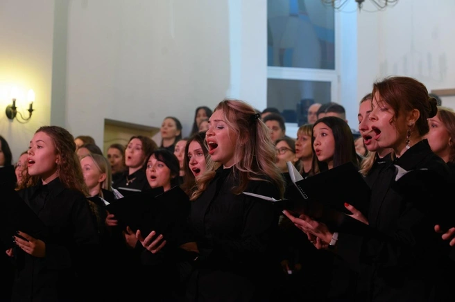 Хор исполнит классические произведения вместе с оркестром | Источник: Гюнай Мусаева, Triumphus Vox | Хор частной филармонии «Триумф» / Vk.com