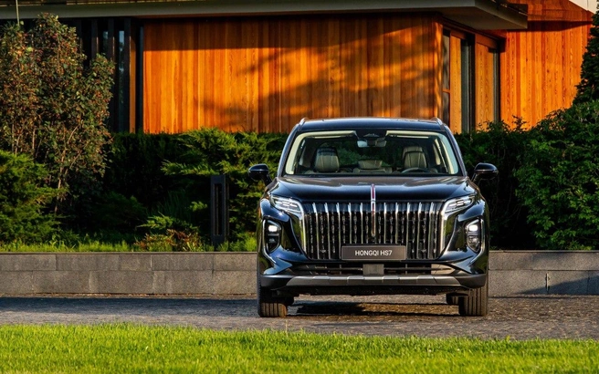 Поклонникам бренда HONGQI предлагают комплектации Deluxe и Executive по выгодным сезонным ценам | Источник: «Хончи Челябинск»
