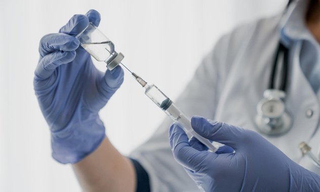 Академик Гинцбург рассказал, когда можно будет сделать прививку обновленным «Спутником Лайт»