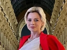 Елена Николаева: «Мы с мужем вели себя как подростки, покупая в аптеке тест на беременность»