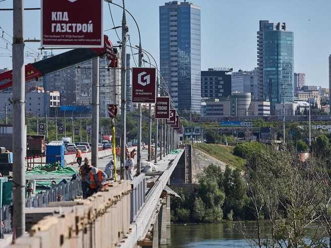 Во время ремонта центральных полос реверсивная полоса действовать не будет | Источник: Александр Ощепков / NGS.RU