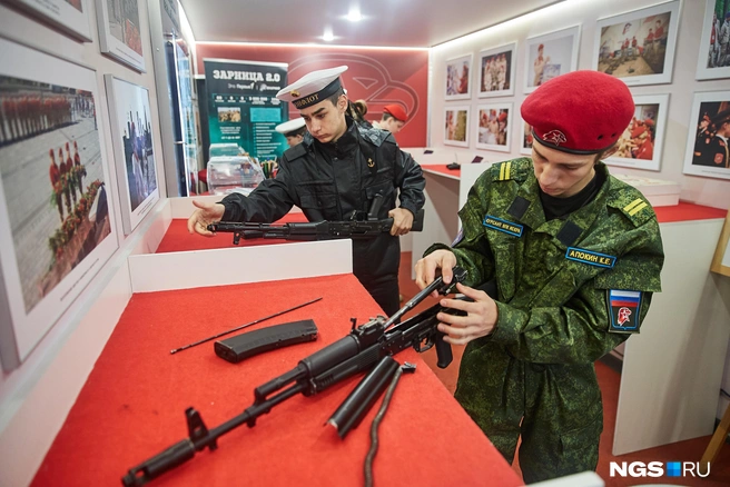 Проводились мероприятия по сборке и разборке автоматов | Источник: Александр Ощепков / NGS.RU
