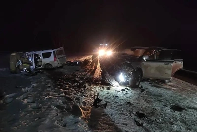 Двое погибли при ДТП во время снегопада в Новосибирской области