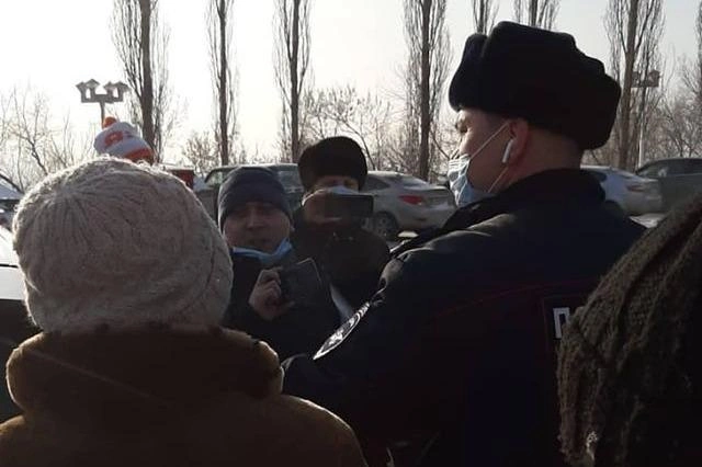В центре — тот самый задержанный активист Альберт Рахматуллин | Источник: предоставлено Аллой Яковлевой