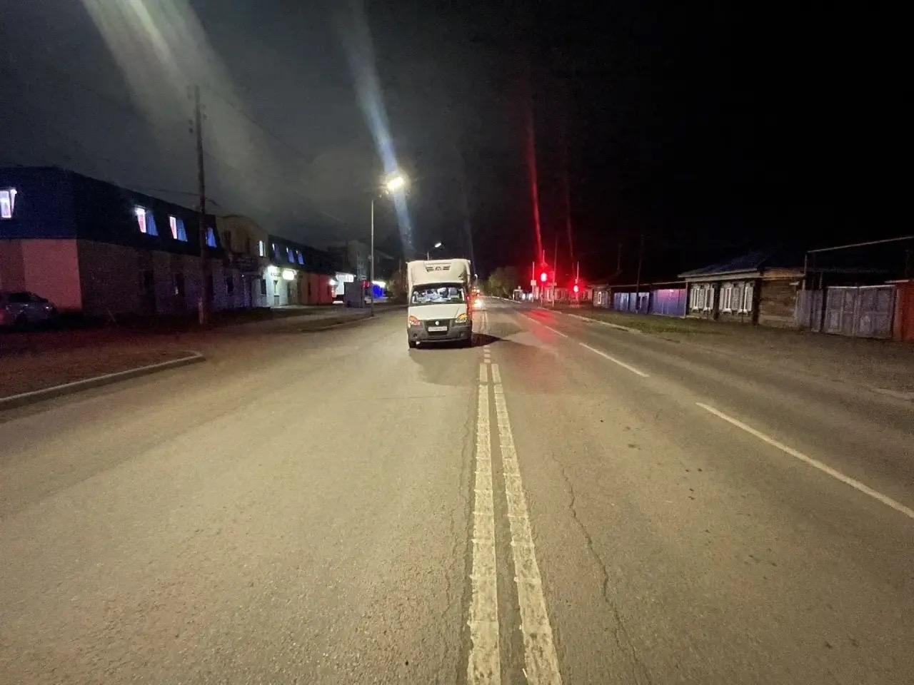 Переходил дорогу где вздумается: в Кургане подросток попал под колеса грузовика