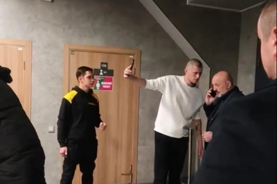 Зрителя вывели с концерта Mr. Credo в Новосибирске