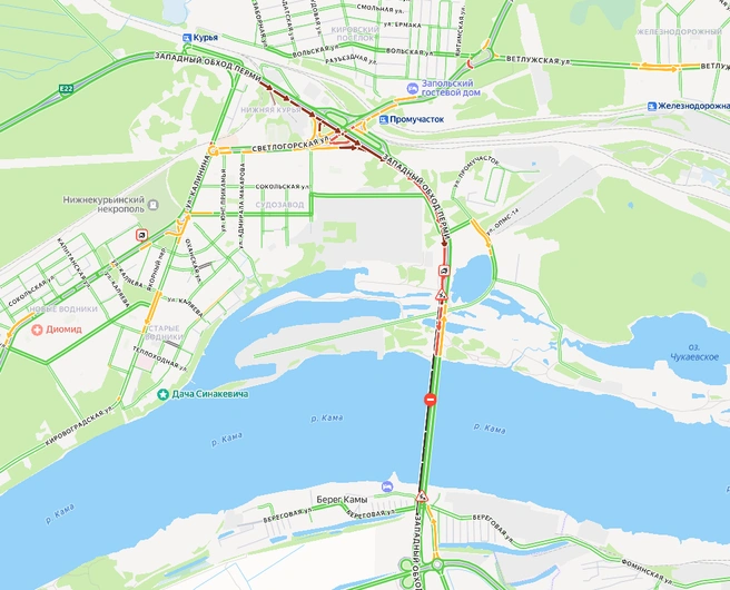 Мост и подъезд к нему горят на карте красным | Источник: Yandex.ru