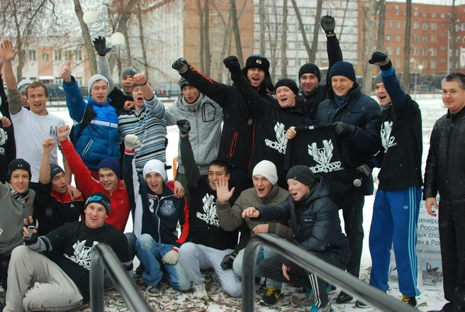 7 ноября 2012 г. Открытие первой Workout площадки на Алом поле при поддержке администрации города | Источник: Workout Челябинск