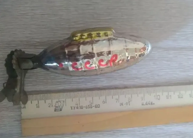 Игрушка среднего размера — около 10 сантиметров | Источник: скриншот с avito.ru