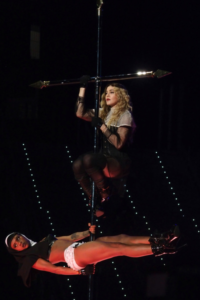 Как Мадонна сделала каббалу культом, а себя — духовной иконой