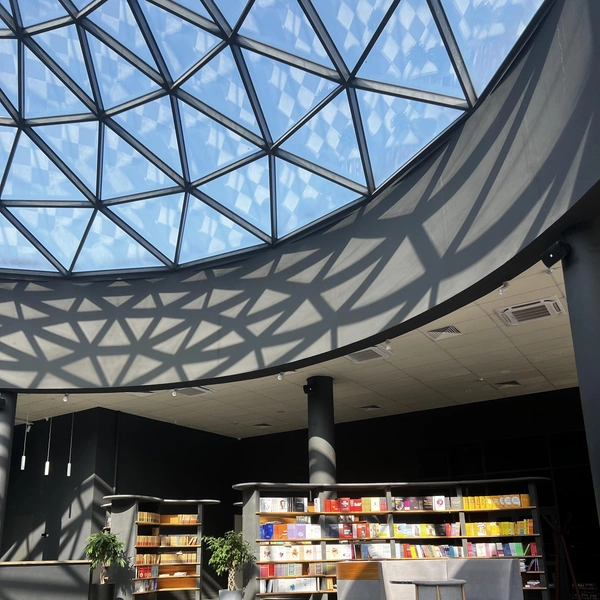 Библиотека в Дербенте | Источник: Корреспондент 26.RU / Захарова Габриелла