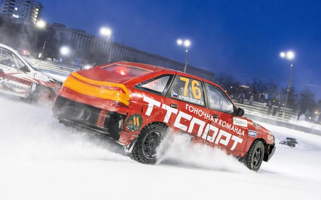 Ледовая гонка при свете фонарей — уникальное зрелище | Источник: организатор