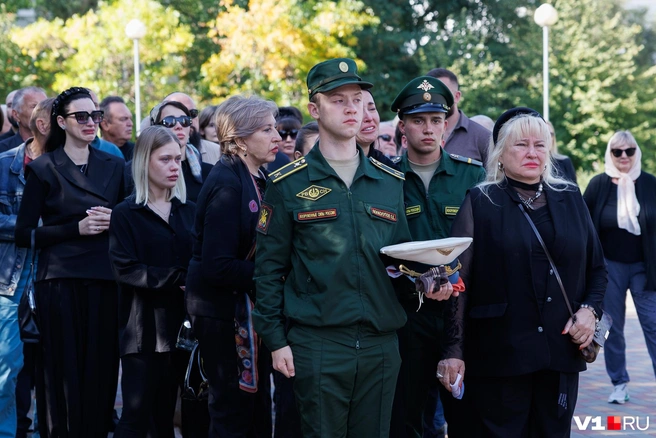 Ирина Волколупова с детьми | Источник: Алексей Волхонский / V1.RU