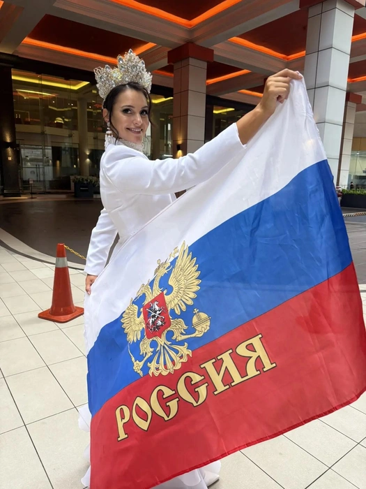 Восхитила улыбкой: как 39-летняя парикмахер из Барнаула покорила жюри конкурса «Миссис Земля — 2026» в Малайзии | Источник: Ольга Бочкова