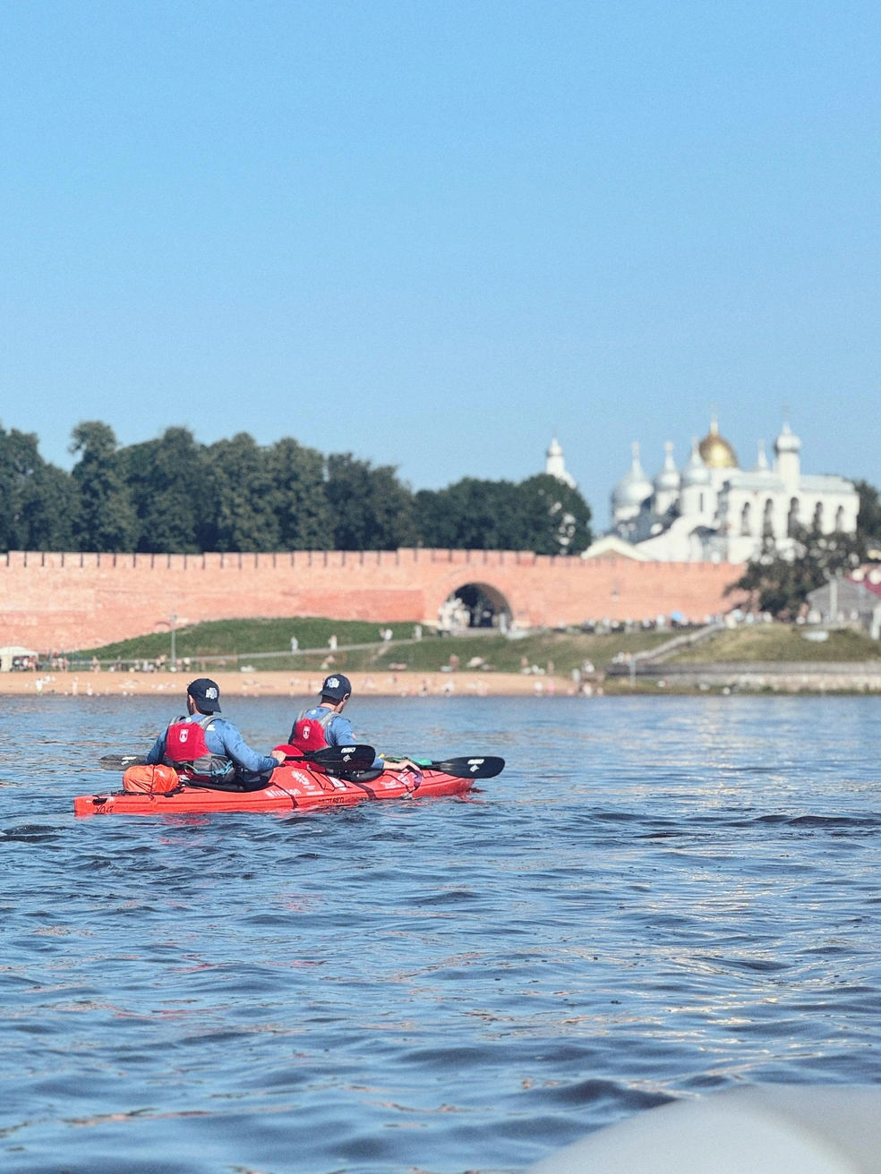 Начало экспедиции положено от Великого Новгорода | Источник: Владлена Романова