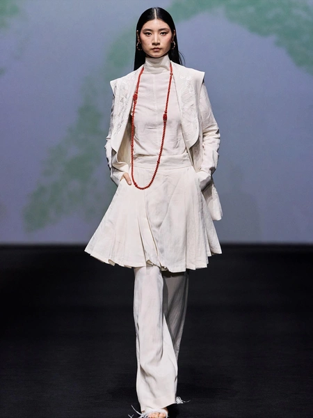 SUNCUN | Источник: @shanghai_fashionweek