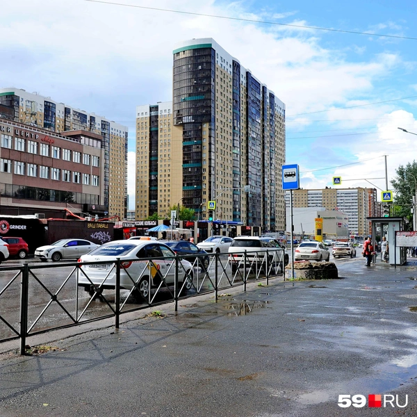 Панорама улицы Николая Островского в ее конце | Источник: Ирина Тропина / 59.RU