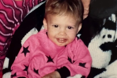 Угадайте, кем стала эта 'смешная' девочка!