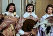Три мушкетера, три желания, «три девицы под окном» и так далее: почему наш мозг так любит число три?
