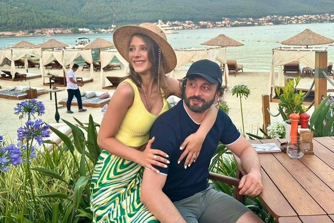 Авербуху — 50, а Арзамасовой — 29 | Источник: liza_arzamasova / Instagram (экстремистская организация, деятельность запрещена на территории РФ)