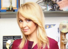 Яна Рудковская показала округлившийся живот