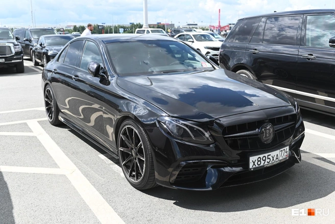Мощный Mercedes с тюнингом Brabus | Источник: Дмитрий Емельянов / E1.RU