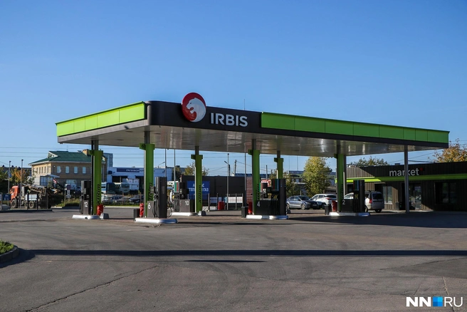 Как и в июне, самые высокие цены оказались на заправке IRBIS | Источник: Наталья Бурухина / NN.RU