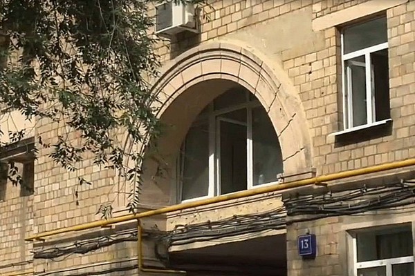 Квартира Татьяны Васильевой расположена над аркой
