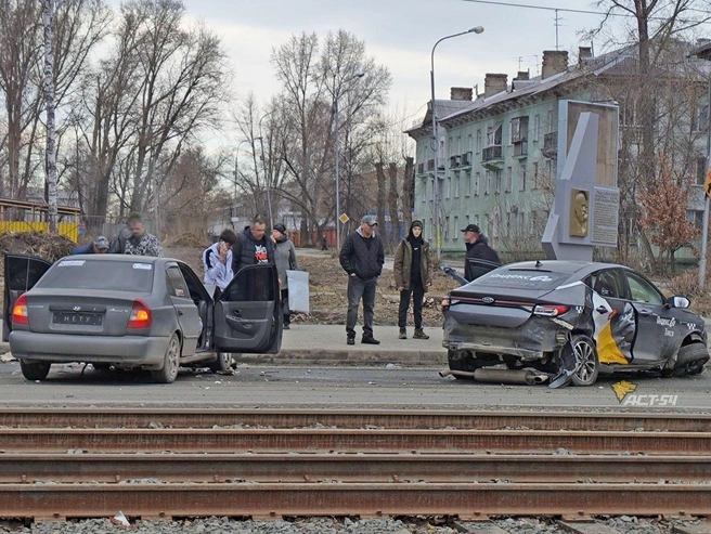 У одного из автомобилей нет номера | Источник: «АСТ-54 Black» / Telegram