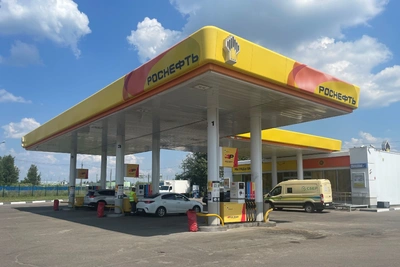 Ситников предложил Роснефти арендовать неработающие АЗС