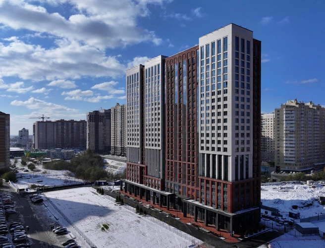 Раньше здесь была неухоженная территория, а сейчас — современная городская среда | Источник: «Сибирь Девелопмент»