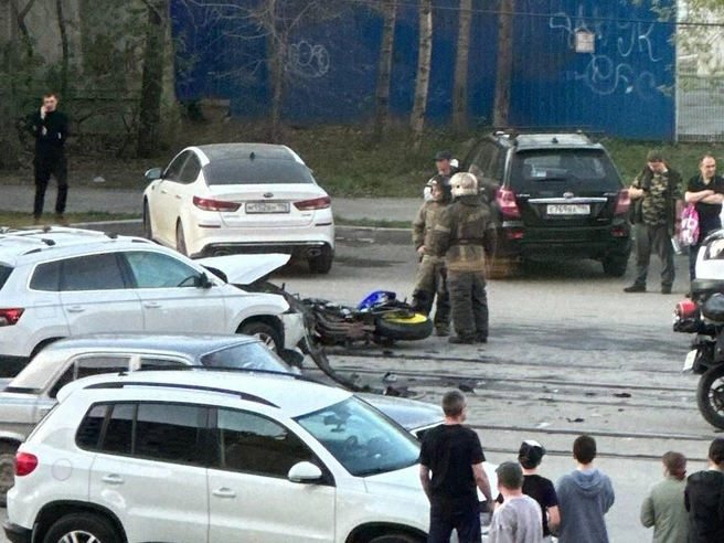 Мотоцикл был серьёзно повреждён, от него остались обломки | Источник: читатель E1.RU