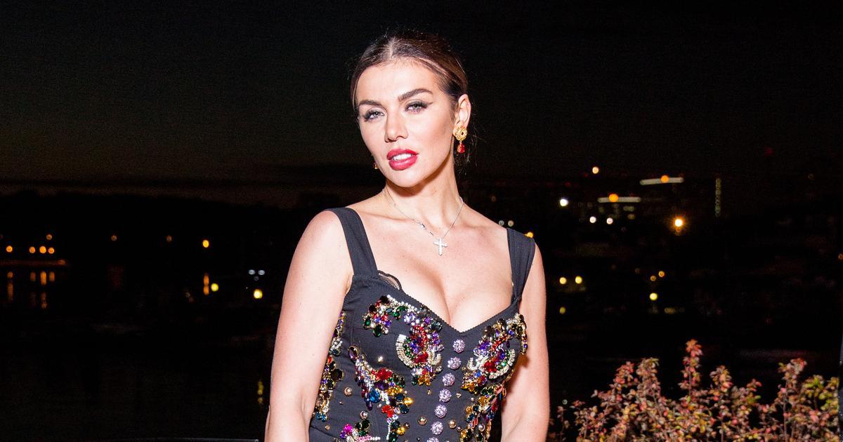 В свой 41-й день рождения Анна Седокова вышла на мороз в боди из ...