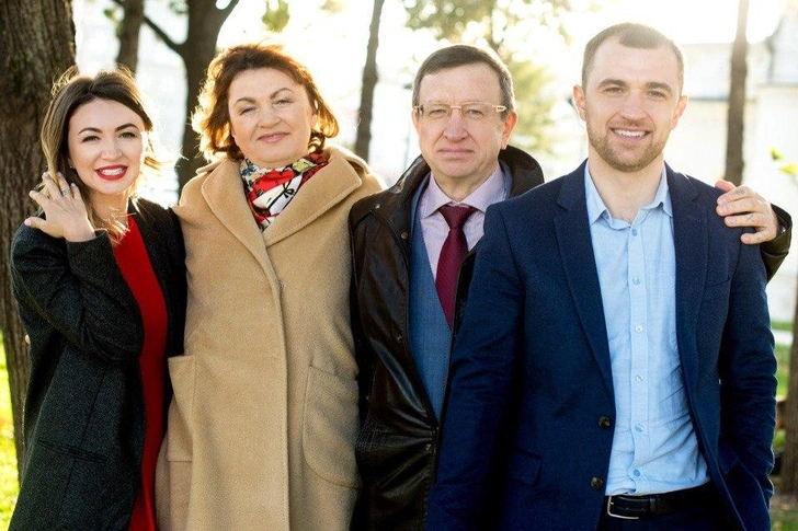 Родители и брат Елены Блиновской