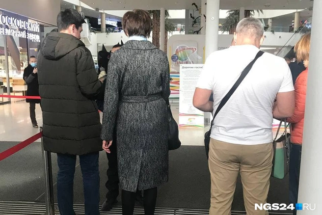 В «Планете» не стали сокращать число входов. Но везде условия одинаковые и строгий контроль | Источник: Татьяна Стриганова / NGS24.RU