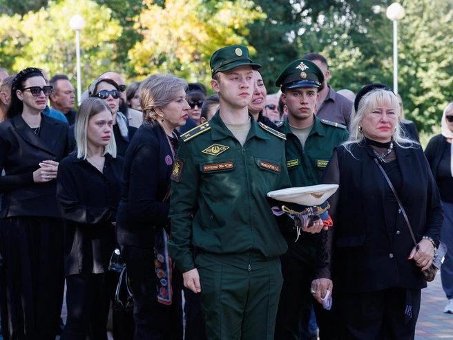 Ирина Волколупова с детьми | Источник: Алексей Волхонский / V1.RU