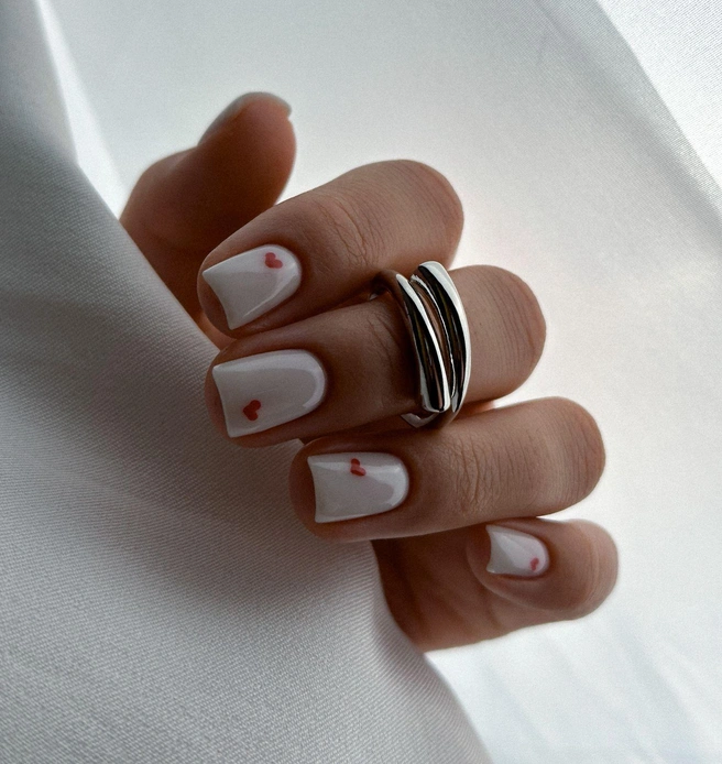 Источник: nebo.salon.ekb / Instagram.com (экстремистская организация, деятельность запрещена на территории РФ)