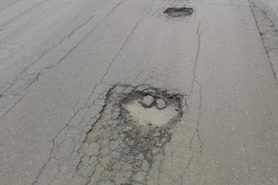 На трассе Троицкое – Новотроицкое начали ямочный ремонт