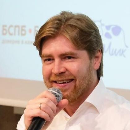 <p>Андрей Перцев</p>