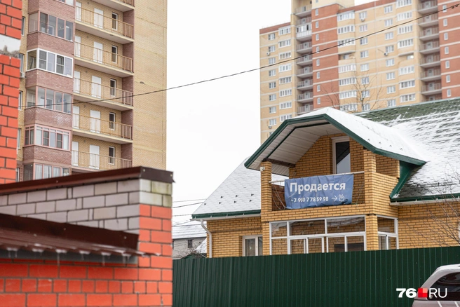 Частные дома рядом с высотками не продать | Источник: Артем Бауман / 76.RU