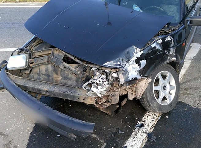 В Борках Volkswagen столкнулся со автобусом | ya62.ru