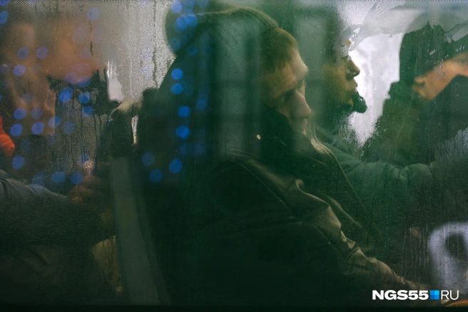 Также не очень приятно встречать Новый год в дороге | Источник: Евгений Софийчук / NGS55.RU