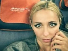 Татьяна Навка водит маленькую дочь в салоны красоты