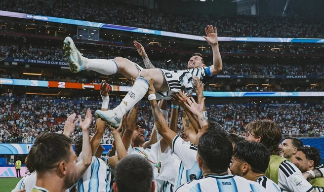 Месси не реализовал пенальти и забил гол | Источник: Fifa.com