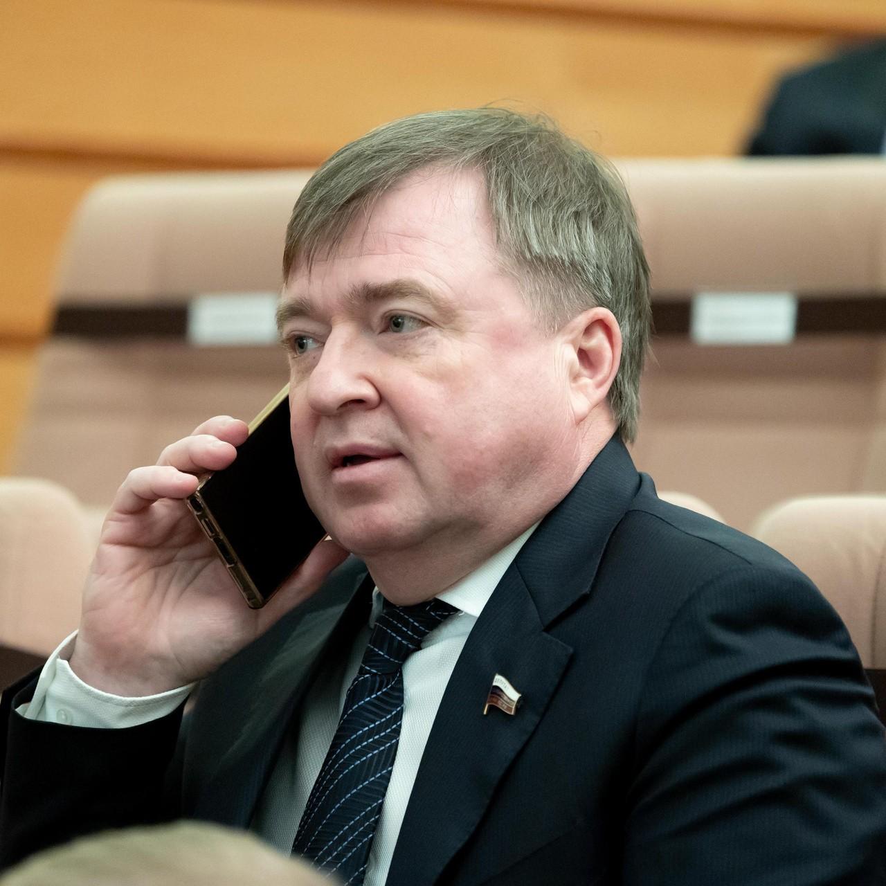 <p>Максим Иванов</p>